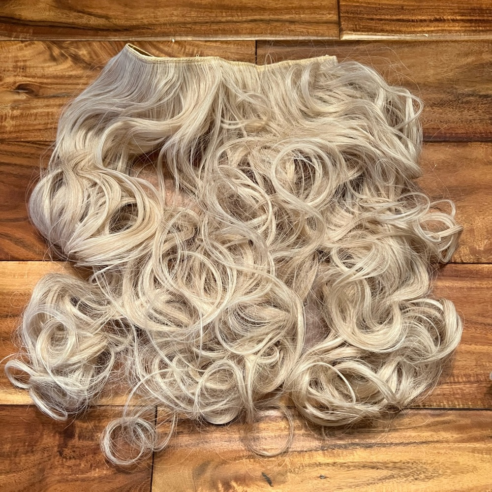 Blonde hair extensions. They are a light blonde. Too light for my hair.